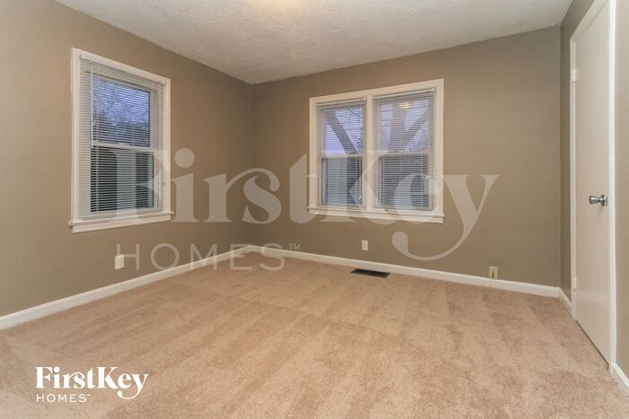 Building Photo - 6630 W 10th St