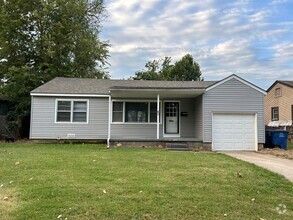 Building Photo - For Lease | South Tulsa | $1125 Rent