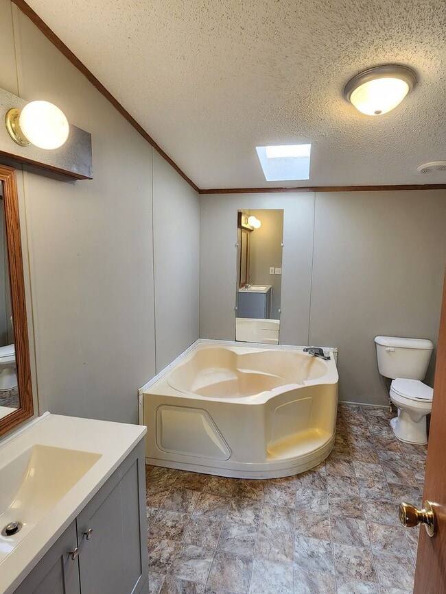 Building Photo - 7965 E Oglethorpe Hwy