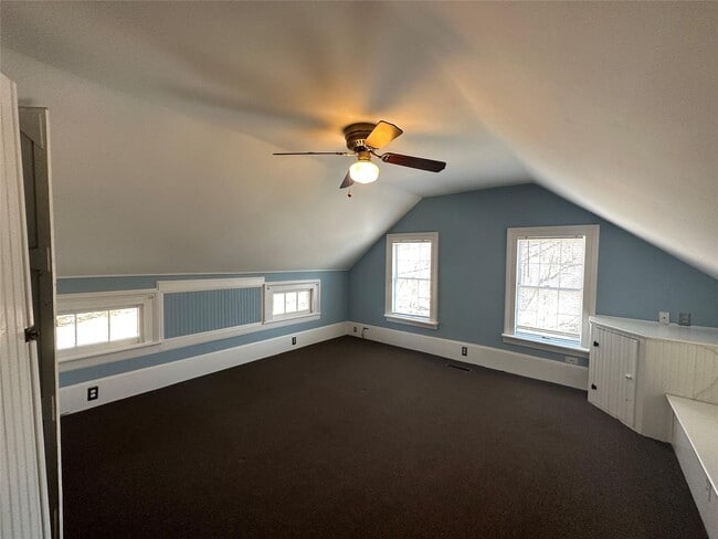 Building Photo - 496 N Country Rd