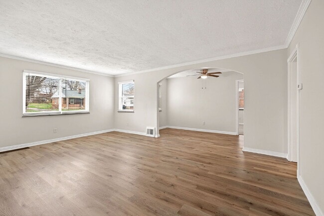 Building Photo - 1930 Stevens Ave