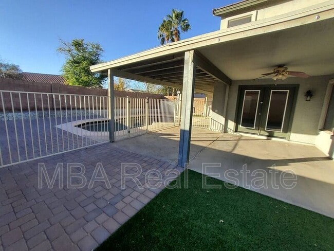 Building Photo - 5227 W Desert Ln