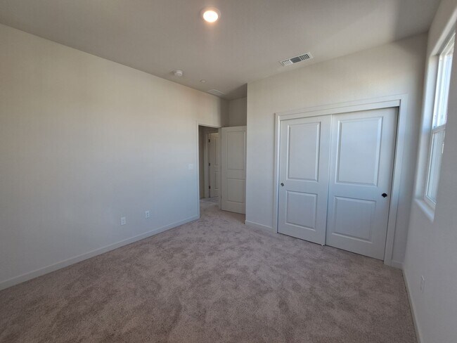 Building Photo - Beautiful, Almost New Home in Monte Verde ...