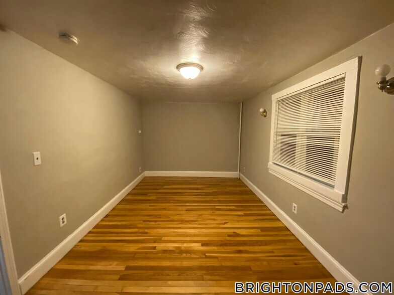 Building Photo - 20 Kelley Ct