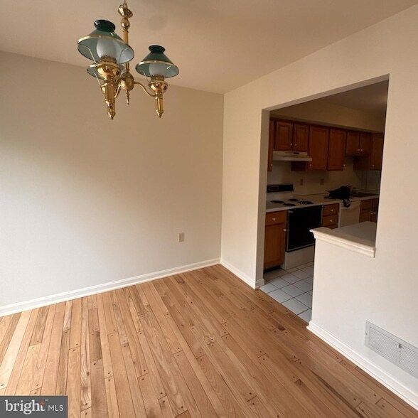Building Photo - 4282 Wimbledon Dr