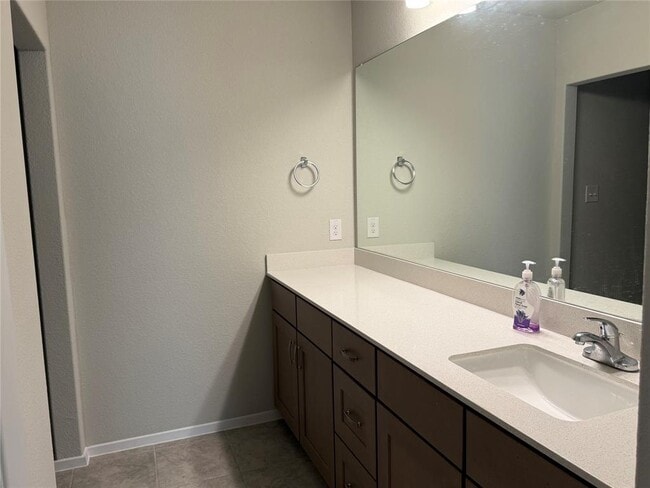 Building Photo - 2713 Paragon Fox Dr