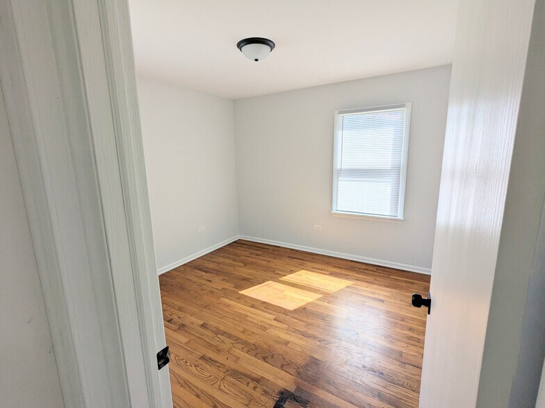 Building Photo - 603 Kingston Dr