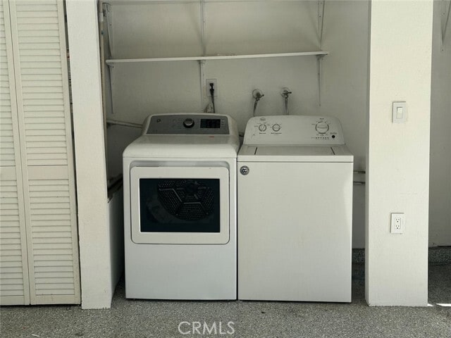 Building Photo - 7435 Shadyglade Ave