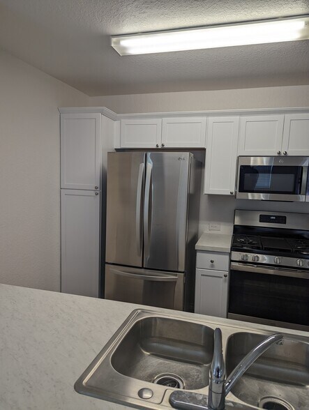 Building Photo - 10687 Penelope Way