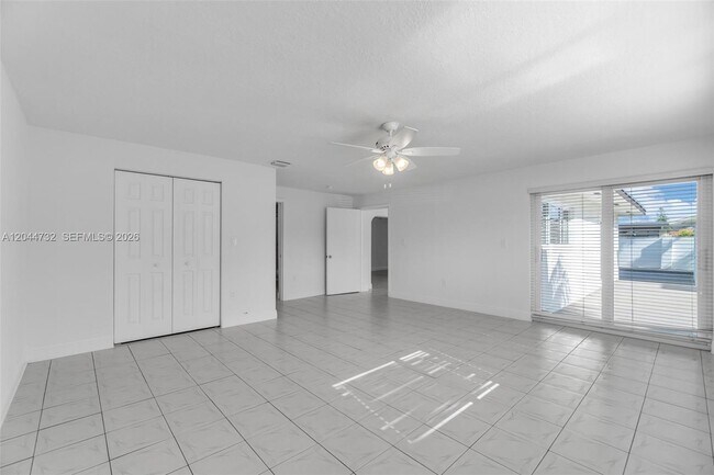 Building Photo - 7125 SW 93rd Ct