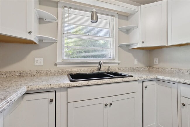 Building Photo - Big Bethel Heights - Hampton