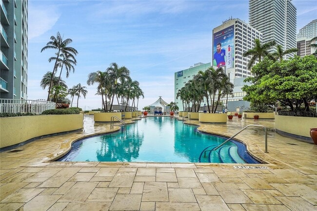 Building Photo - 253 NE 2nd St