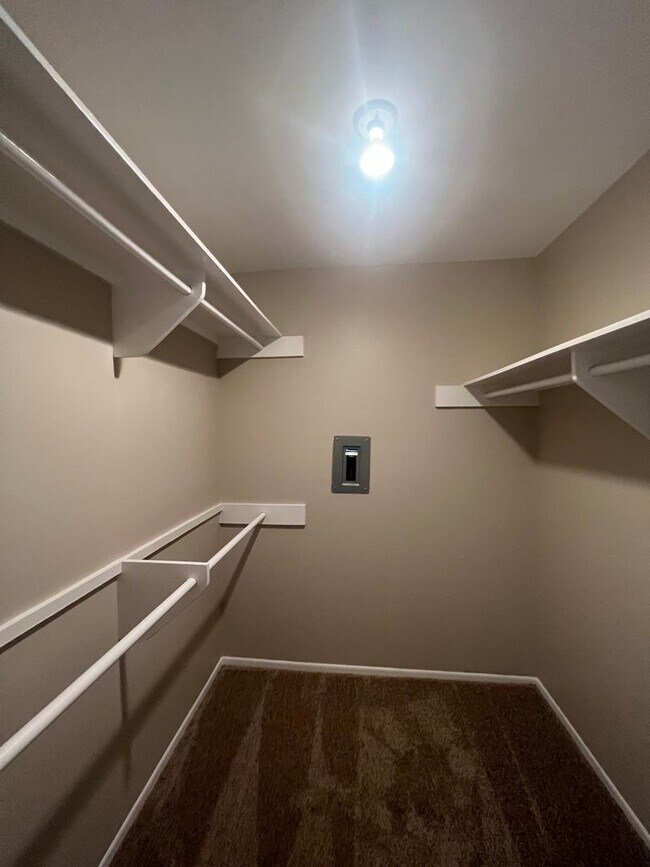 Building Photo - 1 Bedroom Condo in Mission Valley