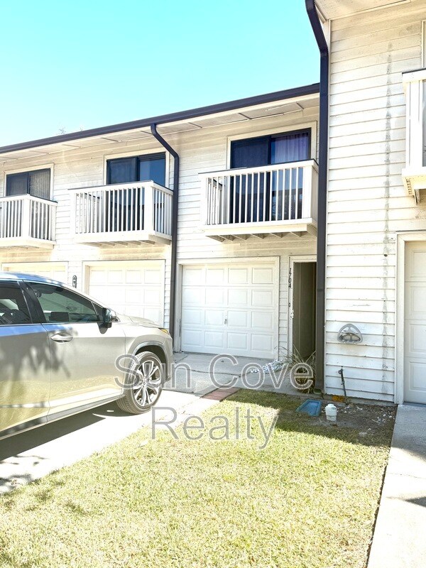 Building Photo - 6361 92nd Pl N