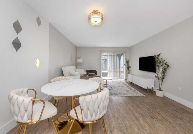 Building Photo - 4307 W Kennedy Blvd