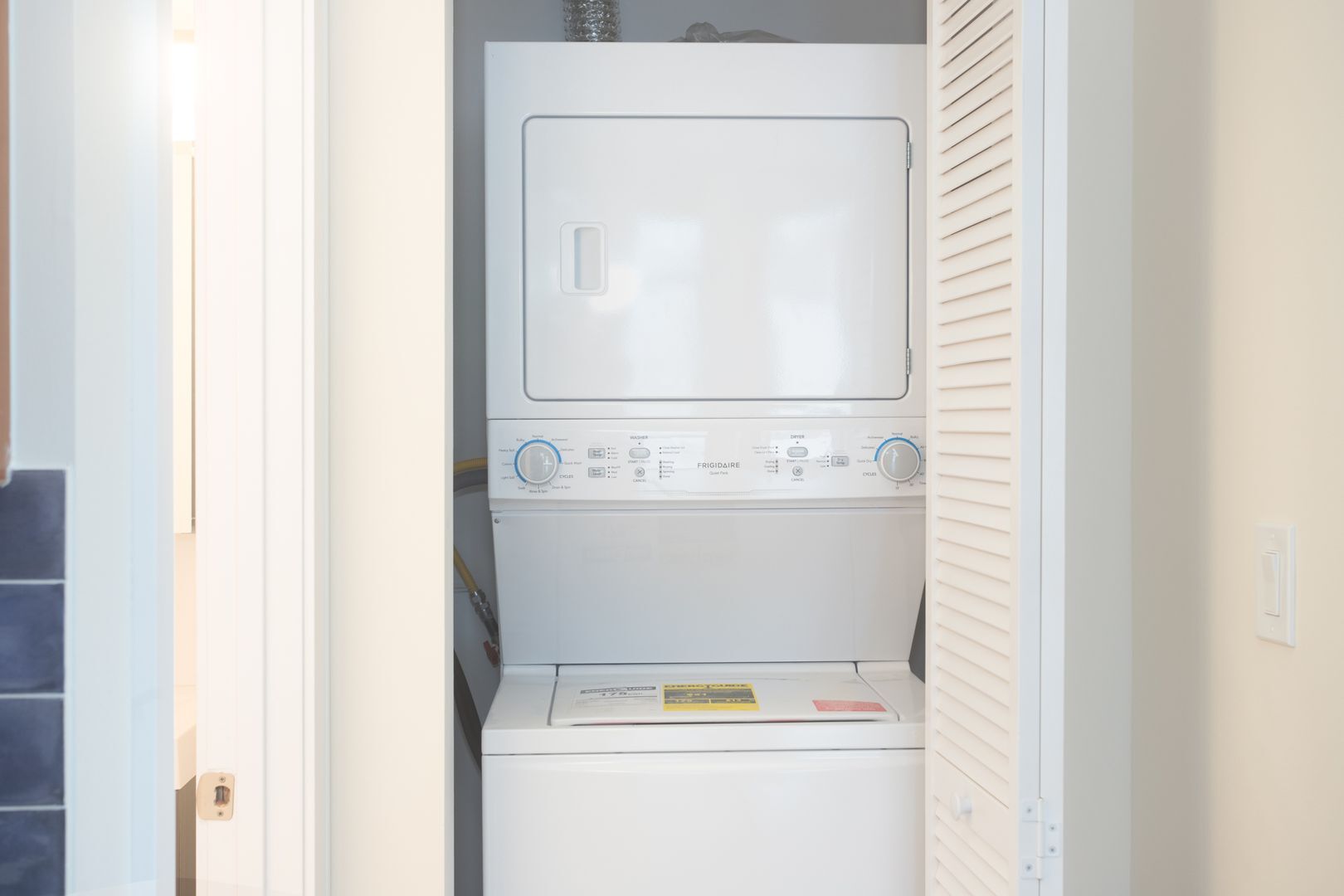 Building Photo - 2047 N Hoyne Ave