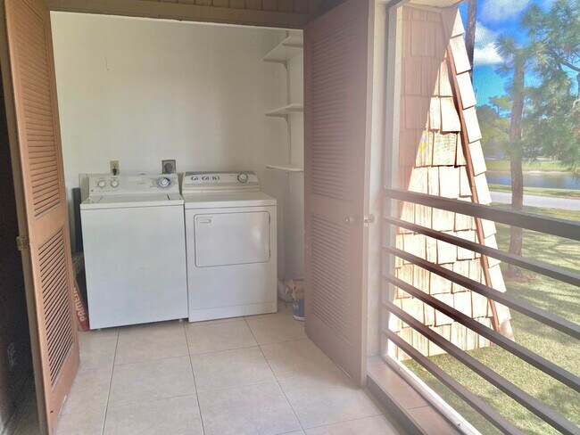 Building Photo - 4325 Oak Terrace Dr