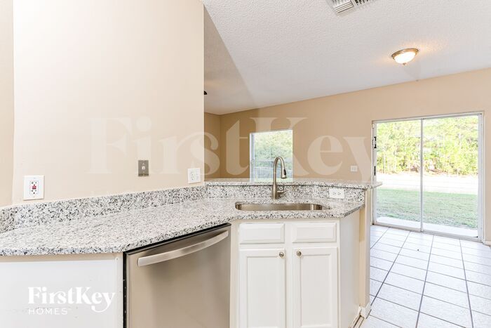 Building Photo - 122 Dahl Ave