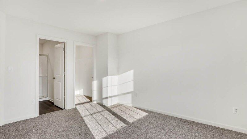 Building Photo - 6550 Linden Trl