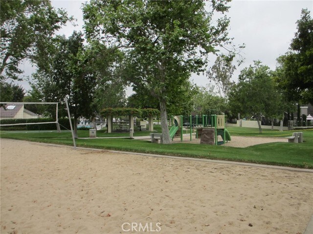 Building Photo - 12 Brookdale