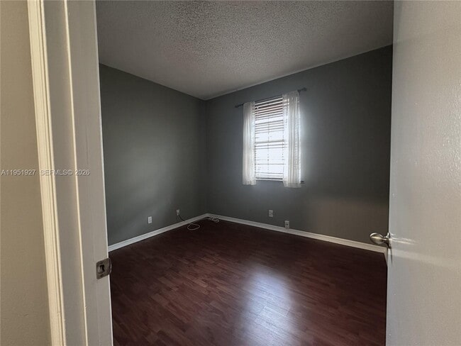 Building Photo - 1402 Veracruz Ln