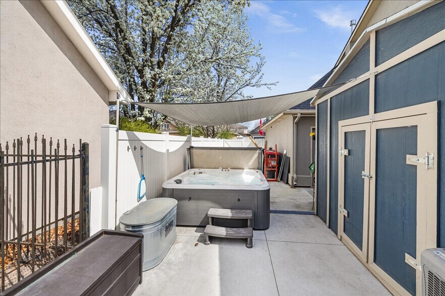 Building Photo - 2279 S Bear Claw Way