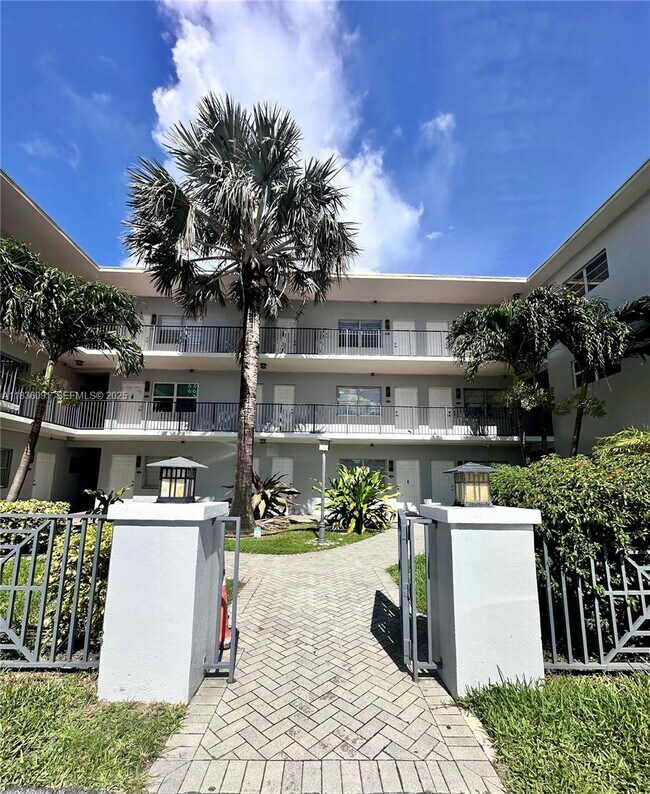 Building Photo - 2200 S Ocean Dr