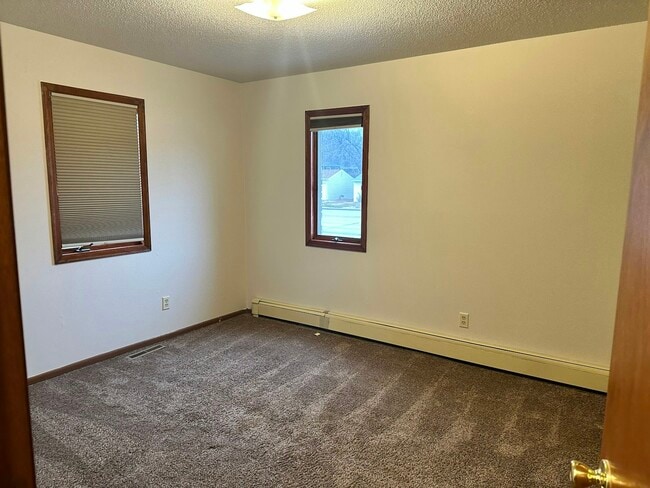 Building Photo - 1901 Elm Ave