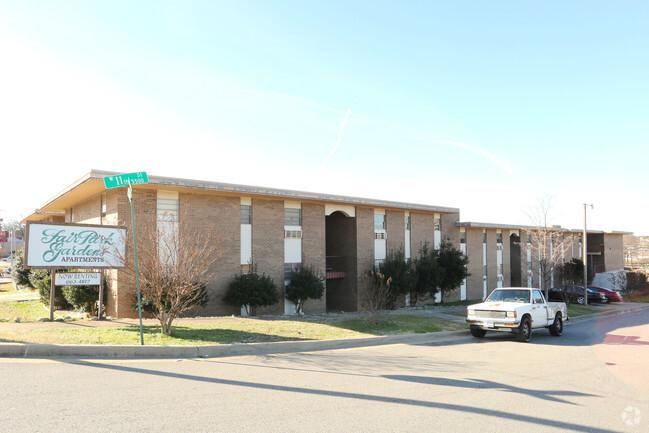 Building Photo - Pinnacle Rock Apartments