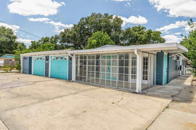 Building Photo - 1211 Co Rd 431