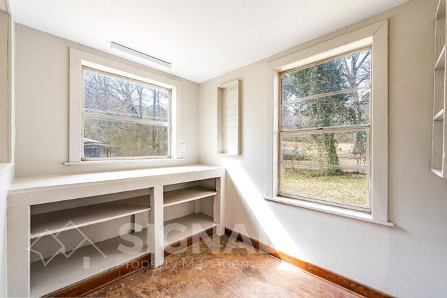 Building Photo - 425 Forsythe St