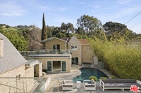 Building Photo - 2633 N Commonwealth Ave