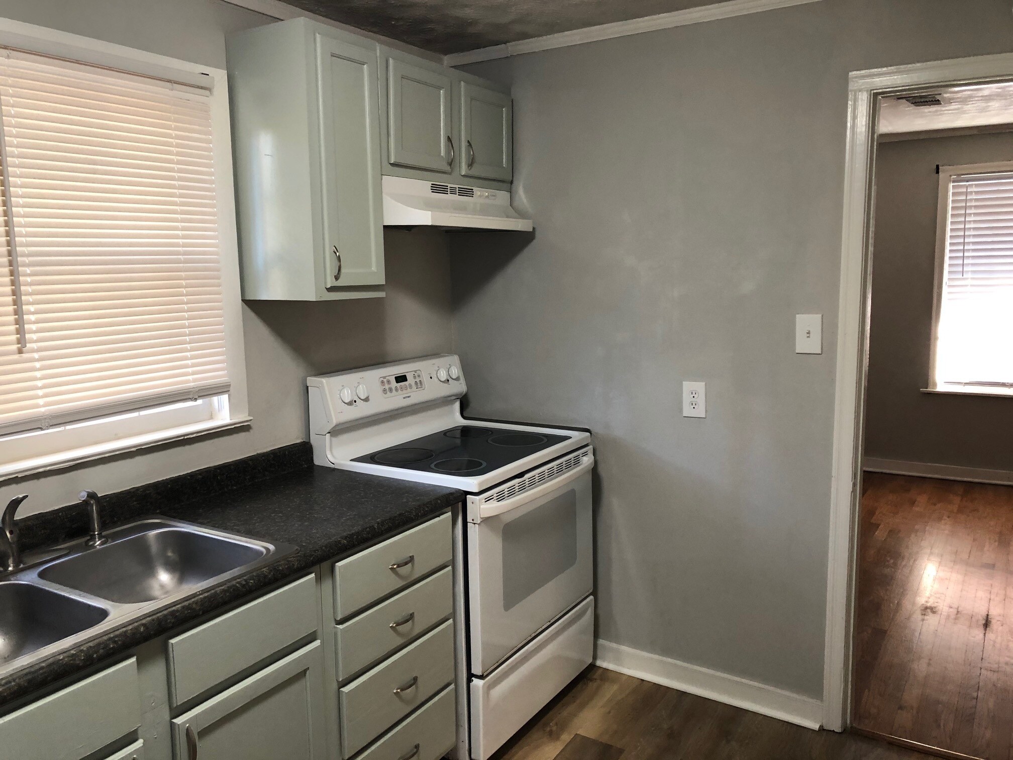 Kitchen -2 - 2000 Young Ave