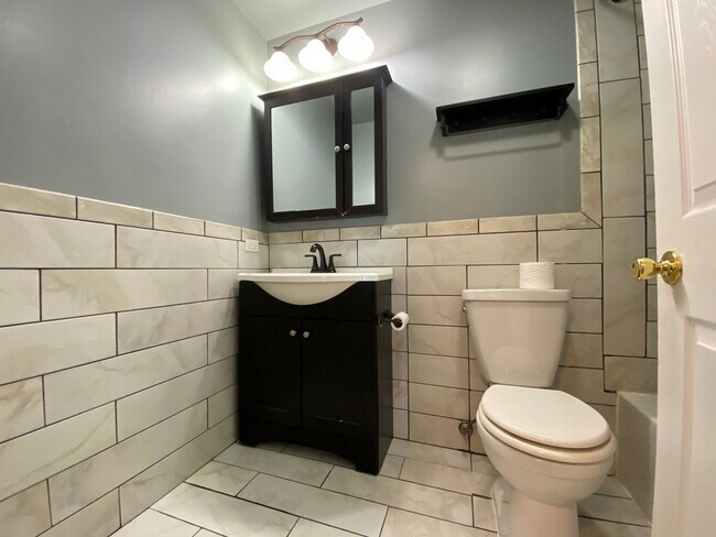 Building Photo - 333 Regatta Point