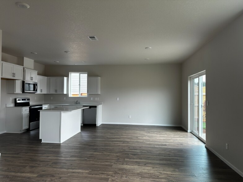 Building Photo - 3294 Southeast 35th Street