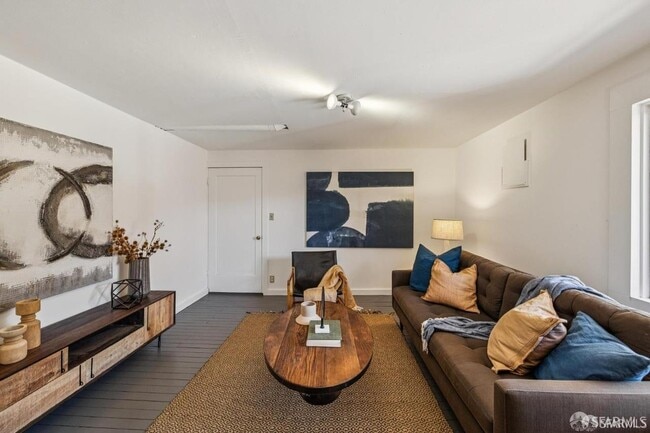 Building Photo - 845 44th Ave