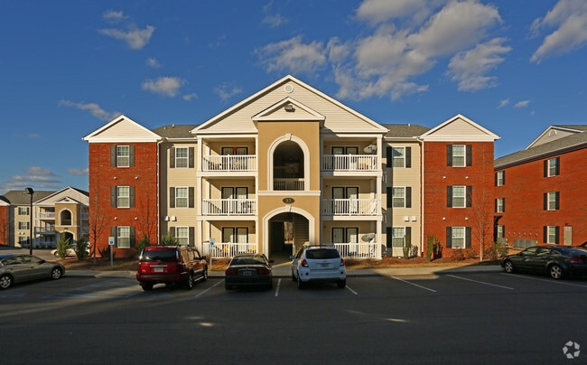 Building Photo - Briar Grove Apartment Homes