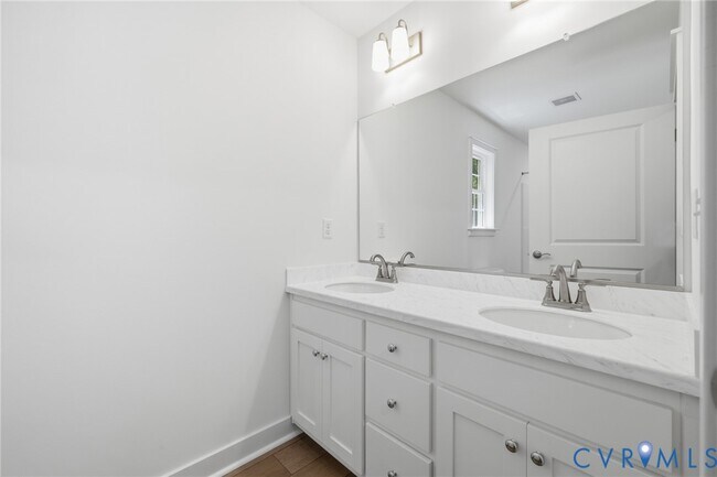 Building Photo - 21169 Baileys Ln