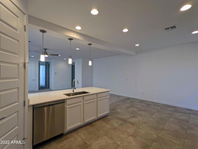 Building Photo - 16846 W Las Palmaritas Dr