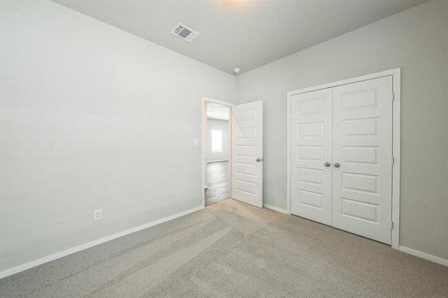 Building Photo - 107 Honeybee Ln
