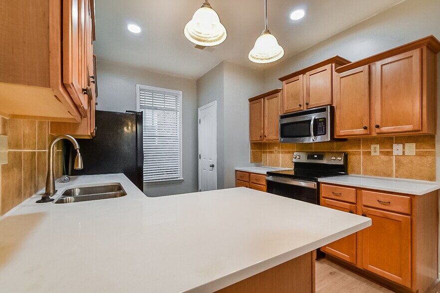 Building Photo - 8531 Griffin Park Dr