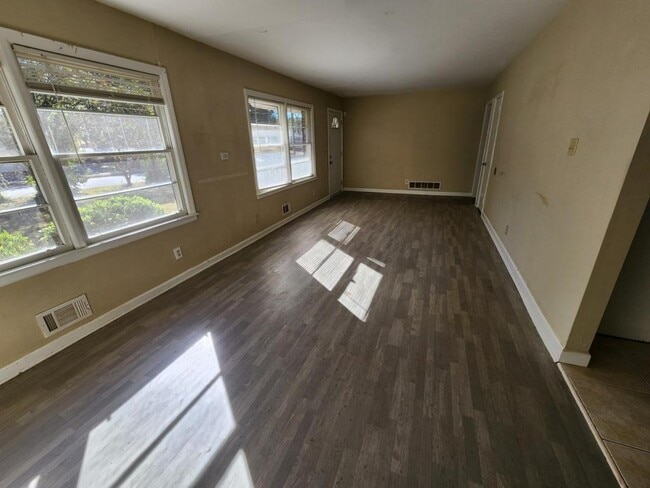 Building Photo - 1729 Capistrana Pl