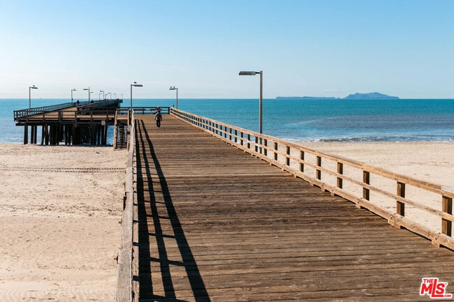 Building Photo - 801 Oceano Dr