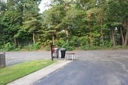 Building Photo - 37 Lindsay St