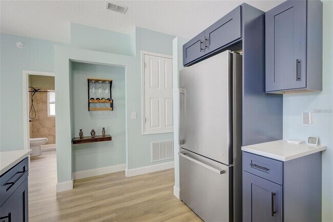 Building Photo - 10640 Sun Villa Blvd