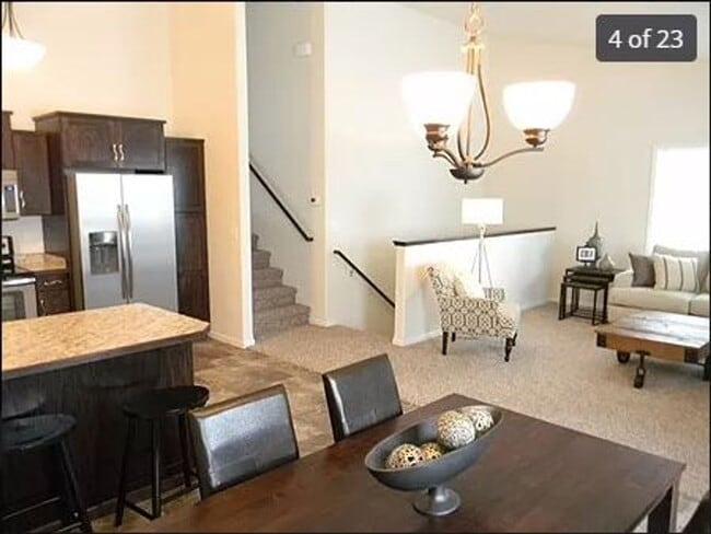 Building Photo - 3 Bed 3 Bath Twin Home