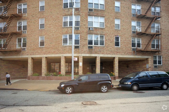 Building Photo - Forest Hills Chateau Corp.