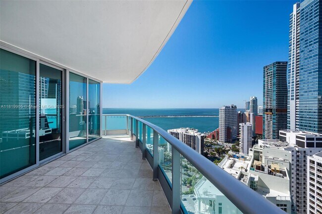 Building Photo - 1331 Brickell Bay Dr