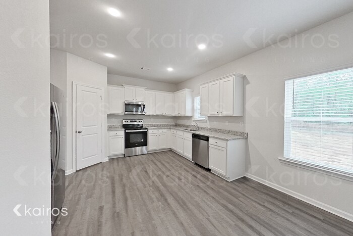 Building Photo - 3428 Bridgewood Dr