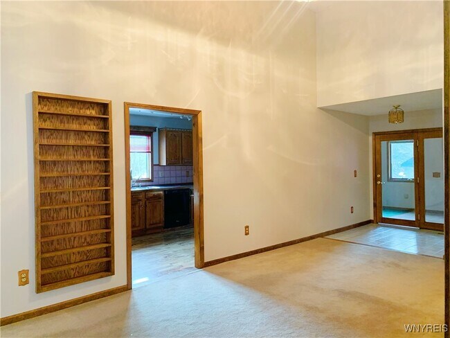 Building Photo - 318 Ivyhurst Rd N